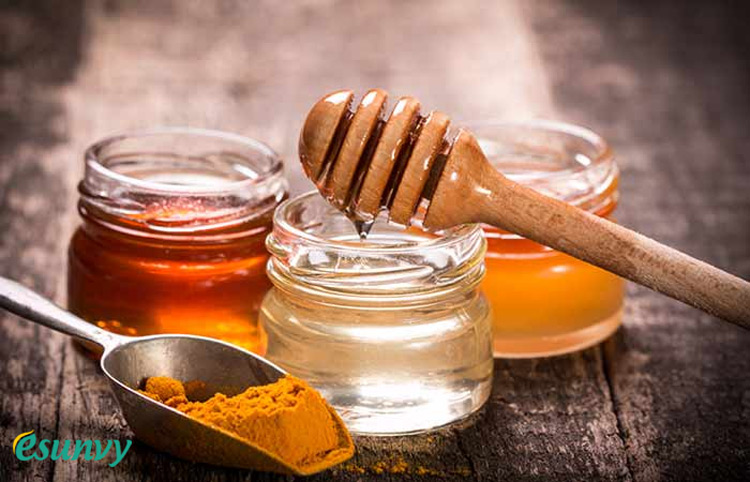 8. Dưỡng da bằng dầu dừa và nghệ và mật ong 1